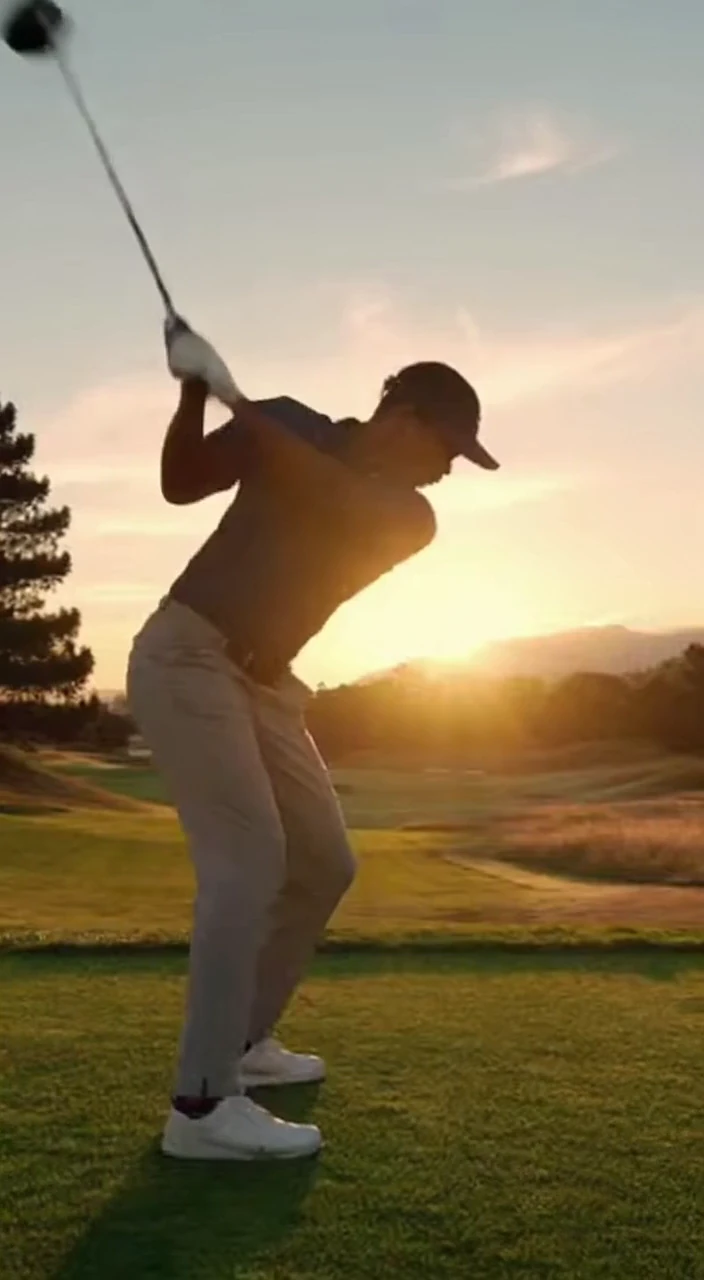 Scenic Golf Compilation Video: Precision Swings, Smooth Putting, and Relaxing Course Experience