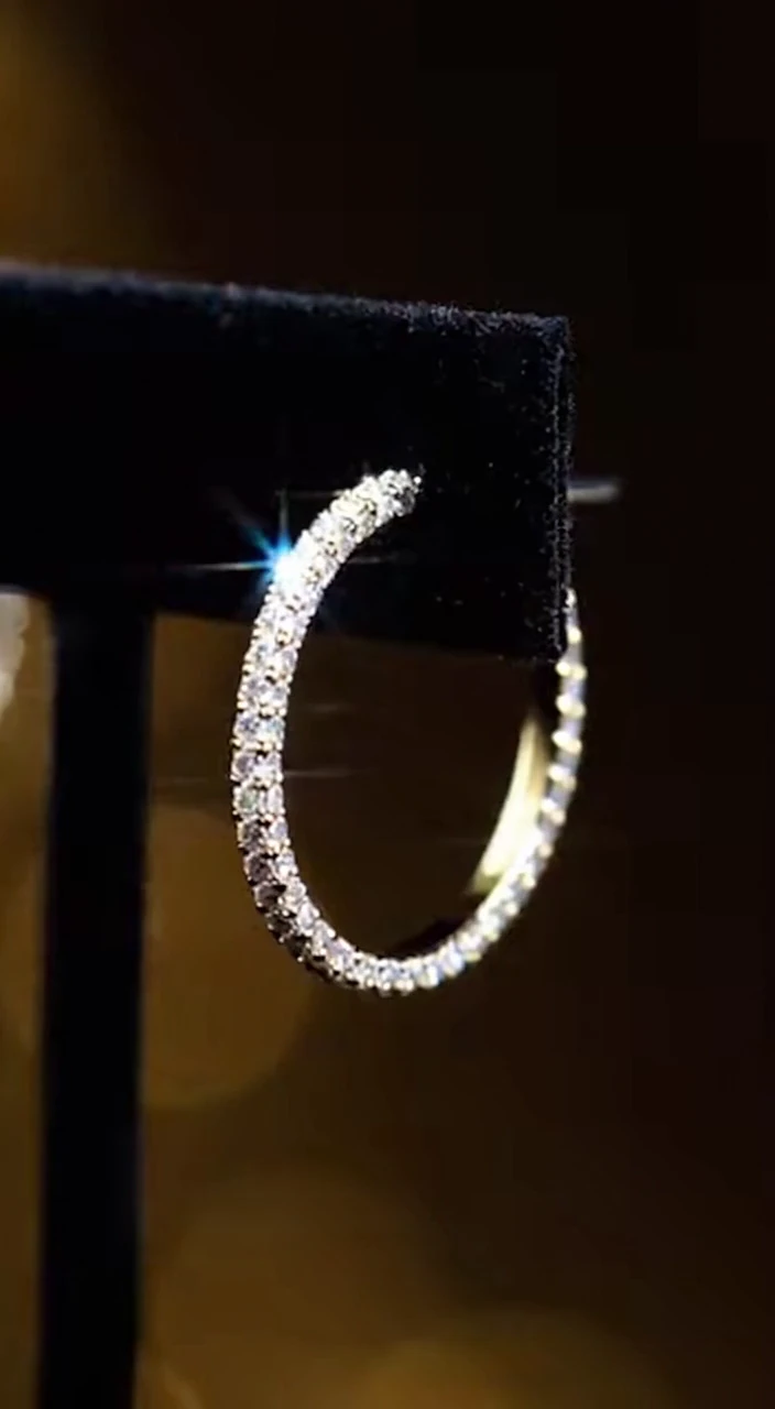Luxury Diamond and Gold Jewelry Compilation Stunning Fine Craftsmanship in Elegant Settings